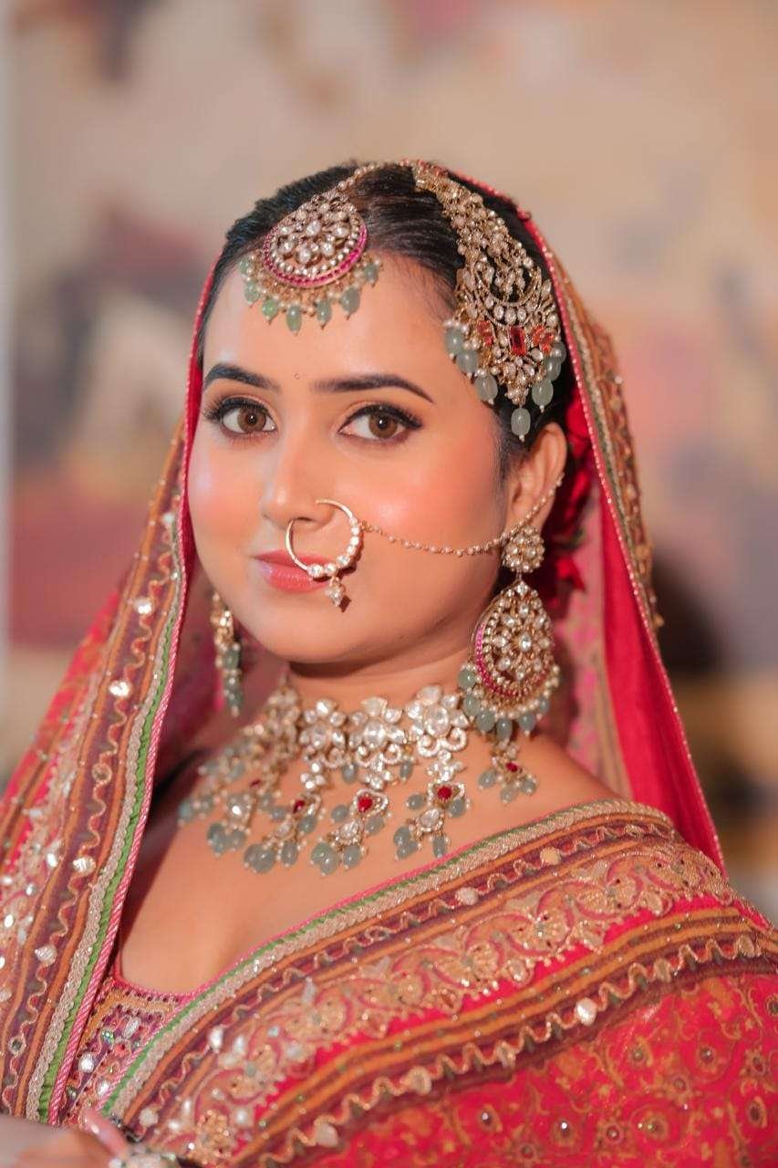 Sakshi Singh Makeovers portfolio